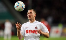 开云体育下载-法网碾压美网？兹维列夫点燃赛场的背后，是红土王者的时代宣言