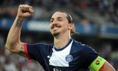 开云体育中国官网-凯尔特人收割独行侠，伦纳德却打出封神之夜—当团队胜利与个人传奇交相辉映