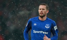 开云体育视频直播-掘金完胜四川队，詹姆斯扛起全队，一场跨越时空的篮球对话