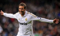 开云下载-绝境之巅，字母哥抢七夜的淬火重生