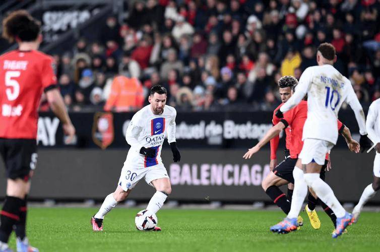 里昂队主帅战术大PK,策略明智获得胜利的简单介绍 里昂队主帅战术大PK,策略明智获得胜利的简单介绍