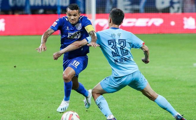 青岛黄海主场战胜河南嵩山龙,取得关键胜利 青岛黄海主场战胜河南嵩山龙,取得关键胜利