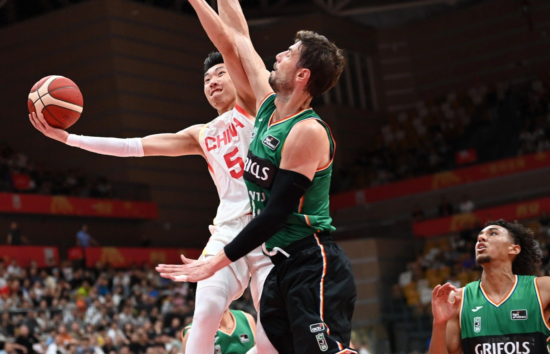 关于球员团结奋战，助球队连番获胜的信息