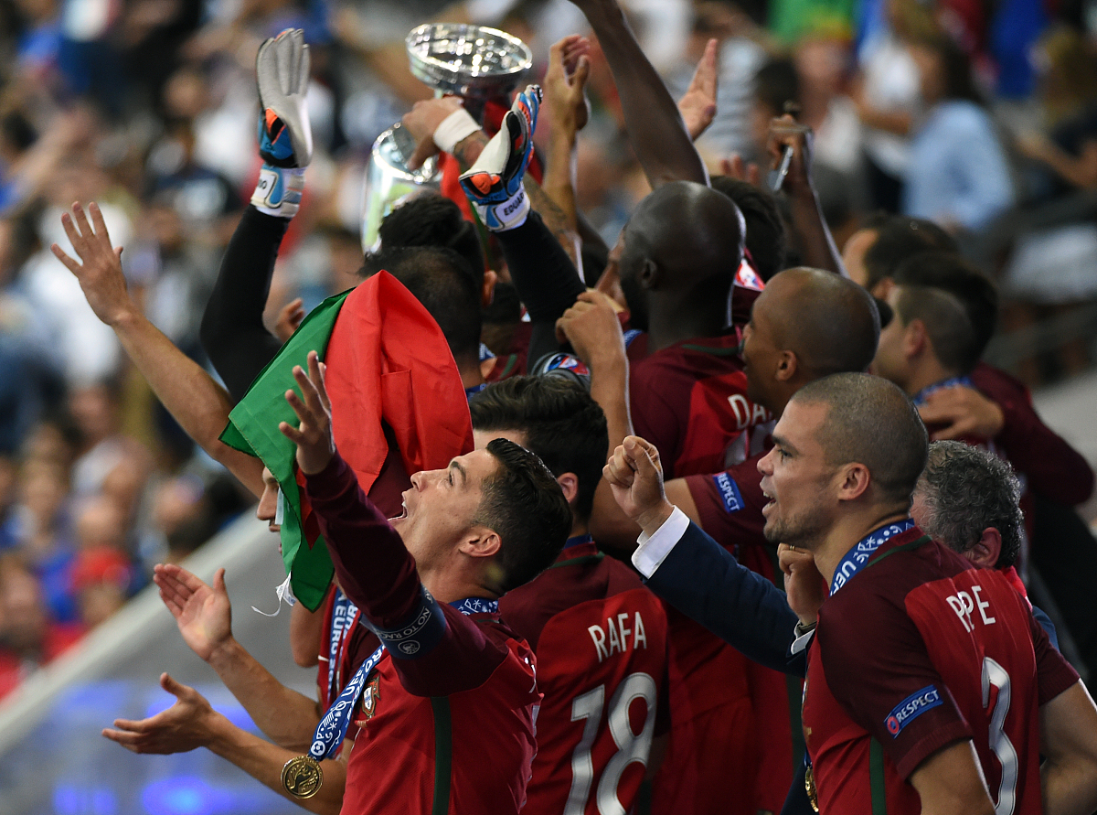 包含法国队力克葡萄牙队，波尔刷新纪录的词条