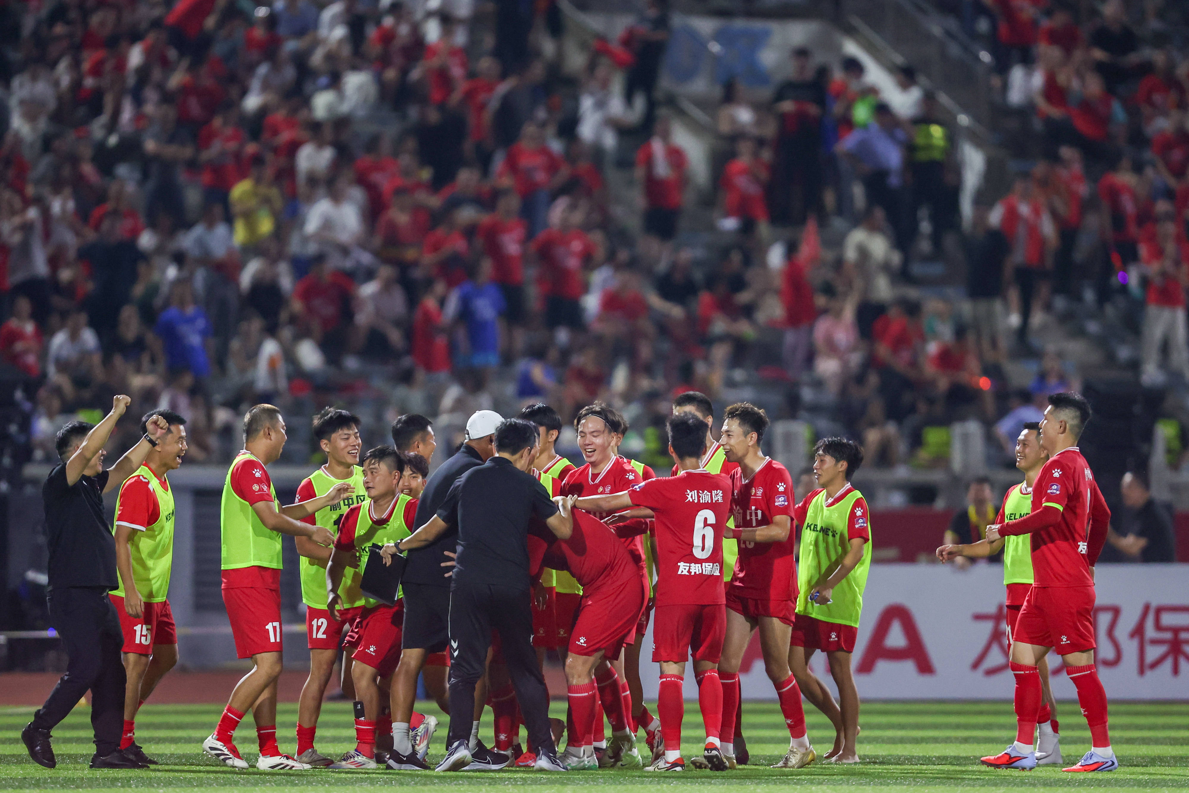 足球联赛开幕式盛大举行，体育界瞩目的简单介绍