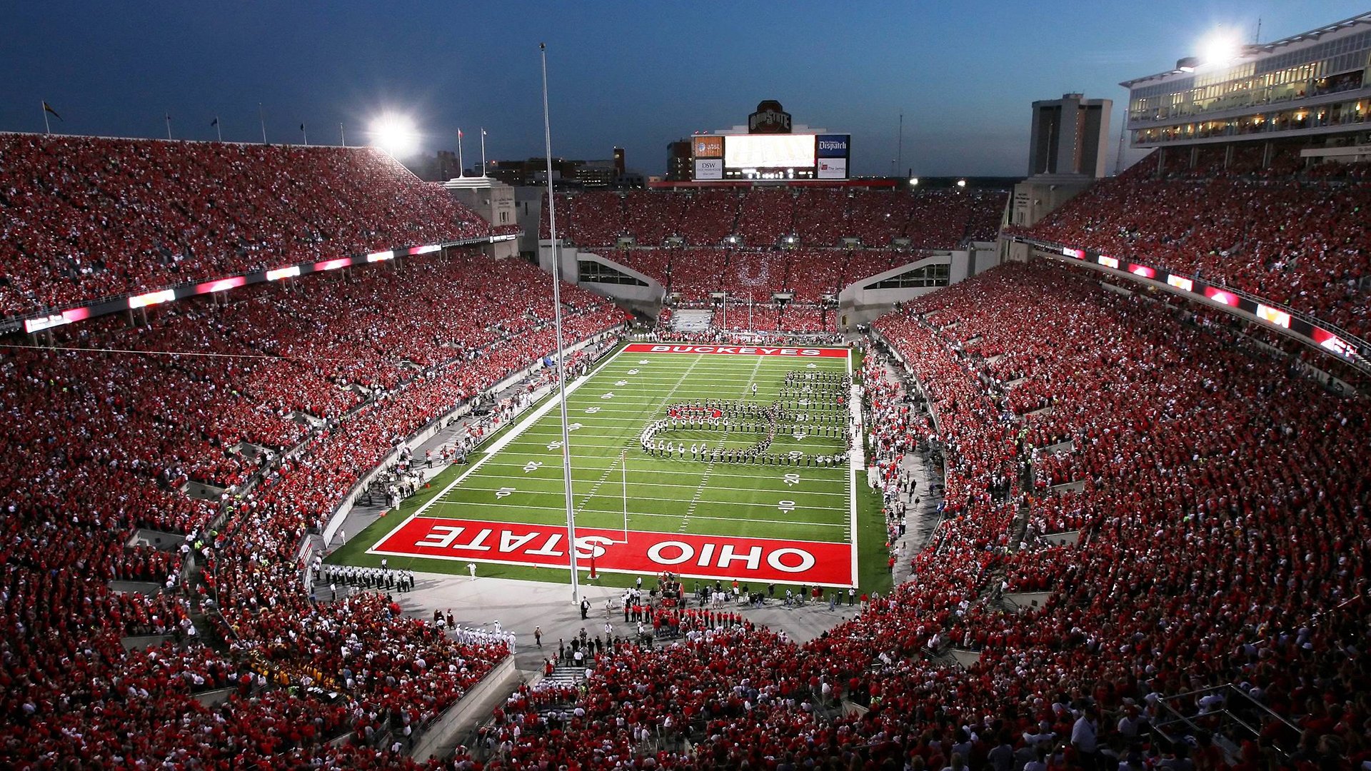 赛道与球场，当字母哥在F1街道赛接管，雷霆于生死战击溃篮网