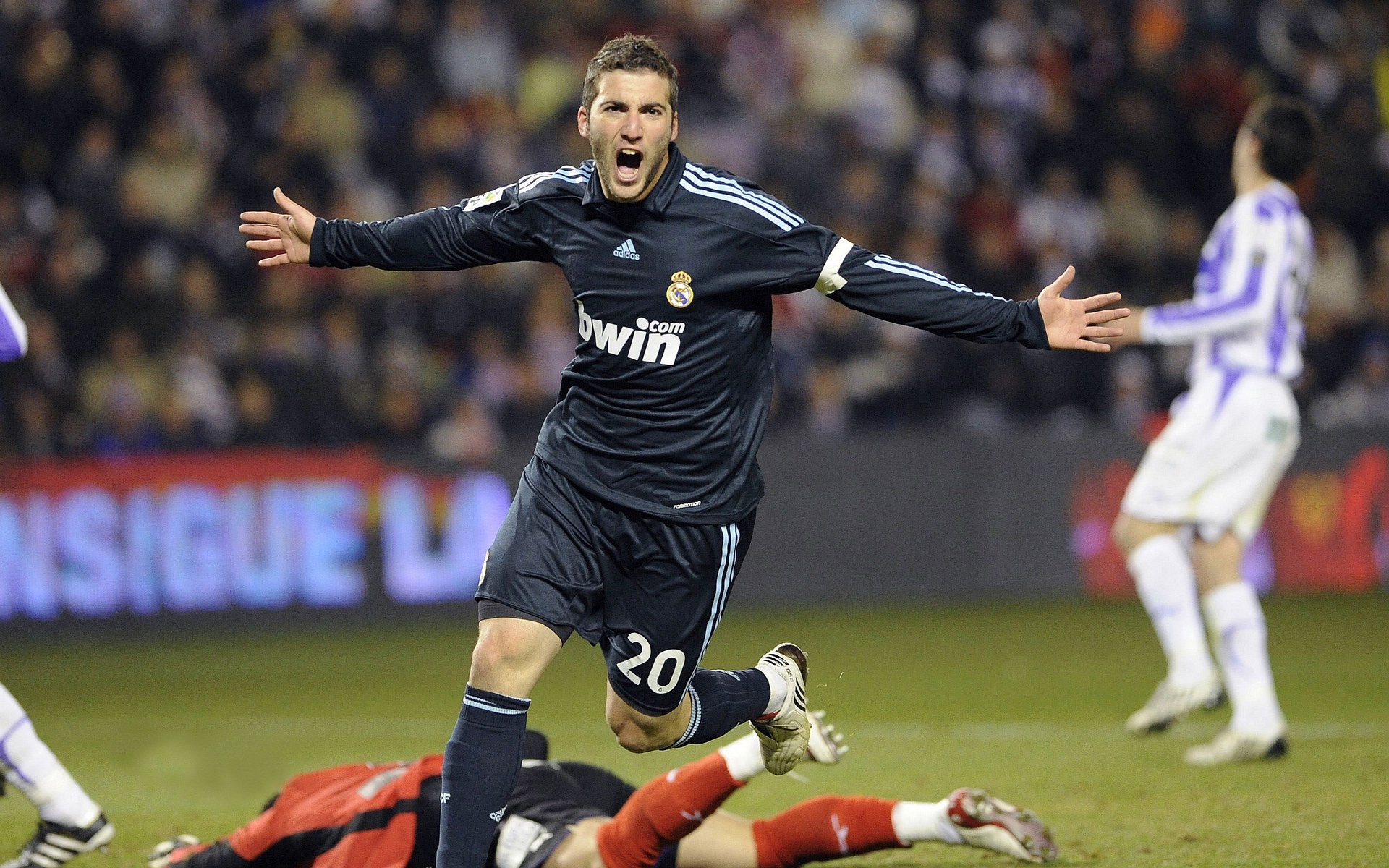 奥运周期关键战之夜，马丁内利关键战不手软