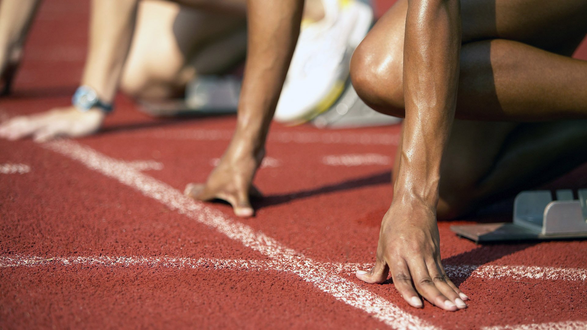 范弗利特末节接管比赛，太阳战术压制雄鹿，一场现代篮球的战术博弈